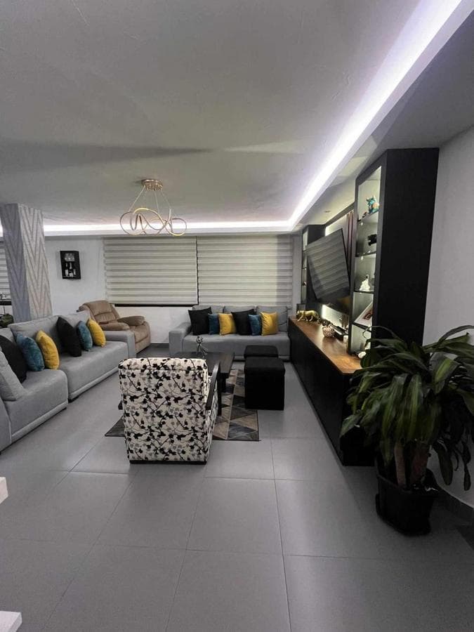 En Venta de Oportunidad Departamento Urbanización El Condado — imagen 4