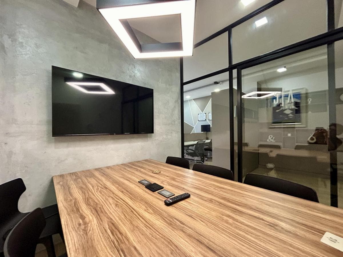 Venta de Oficina Amoblada con Patio en La Pradera — imagen 10