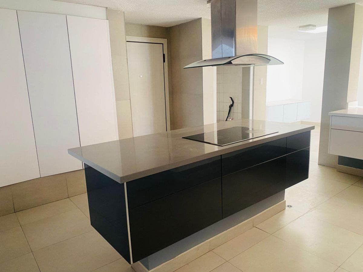 Venta Departamento 240 m² - 3 Habitaciones - 2 Estacionamientos Cubiertos - Bodega — imagen 2