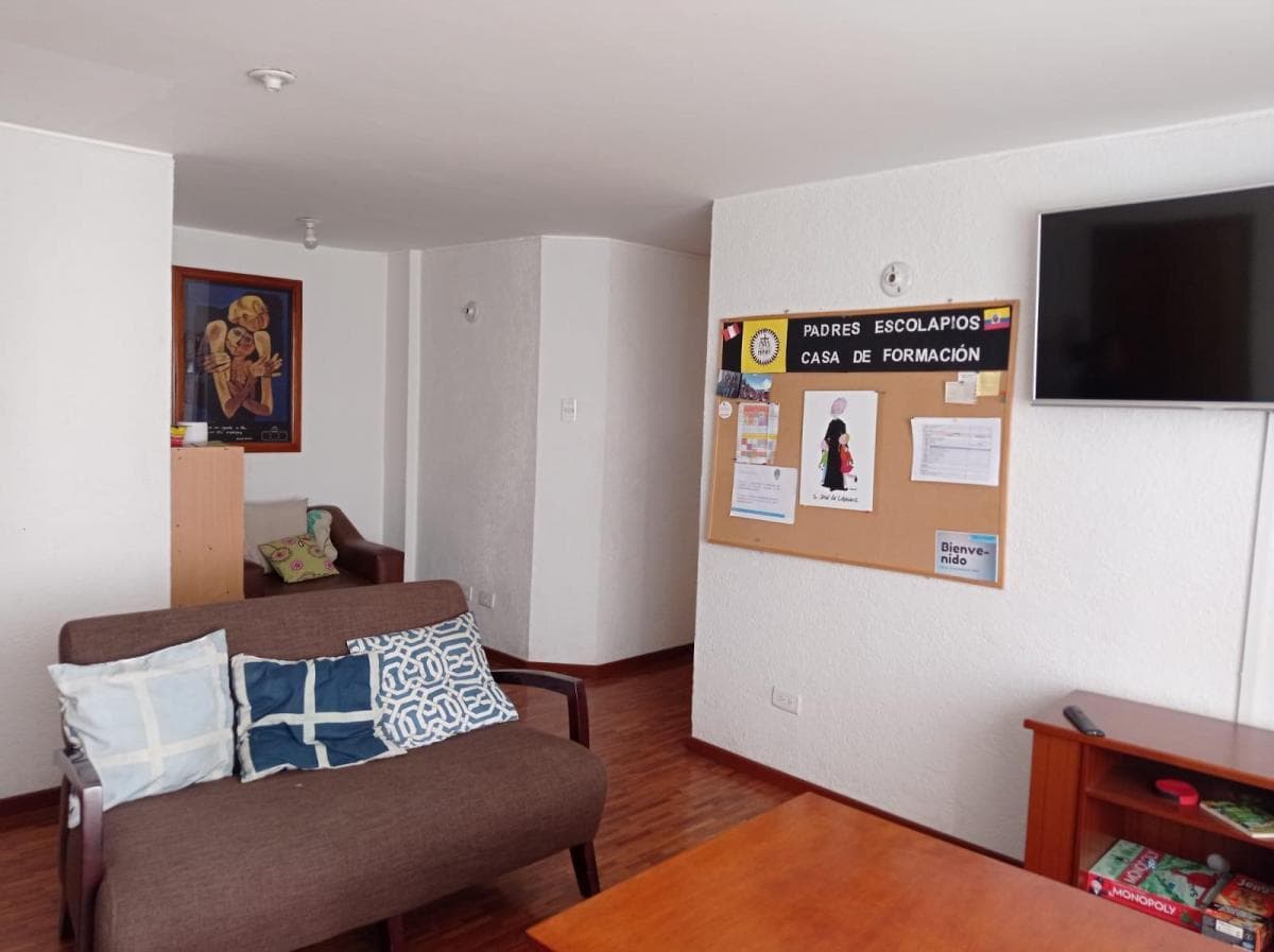 Se Vende Casa Rentera con Cuatro Locales Comerciales y Cuatro Departamentos, Sector La Pulida. Provincia de Pichincha — imagen 7