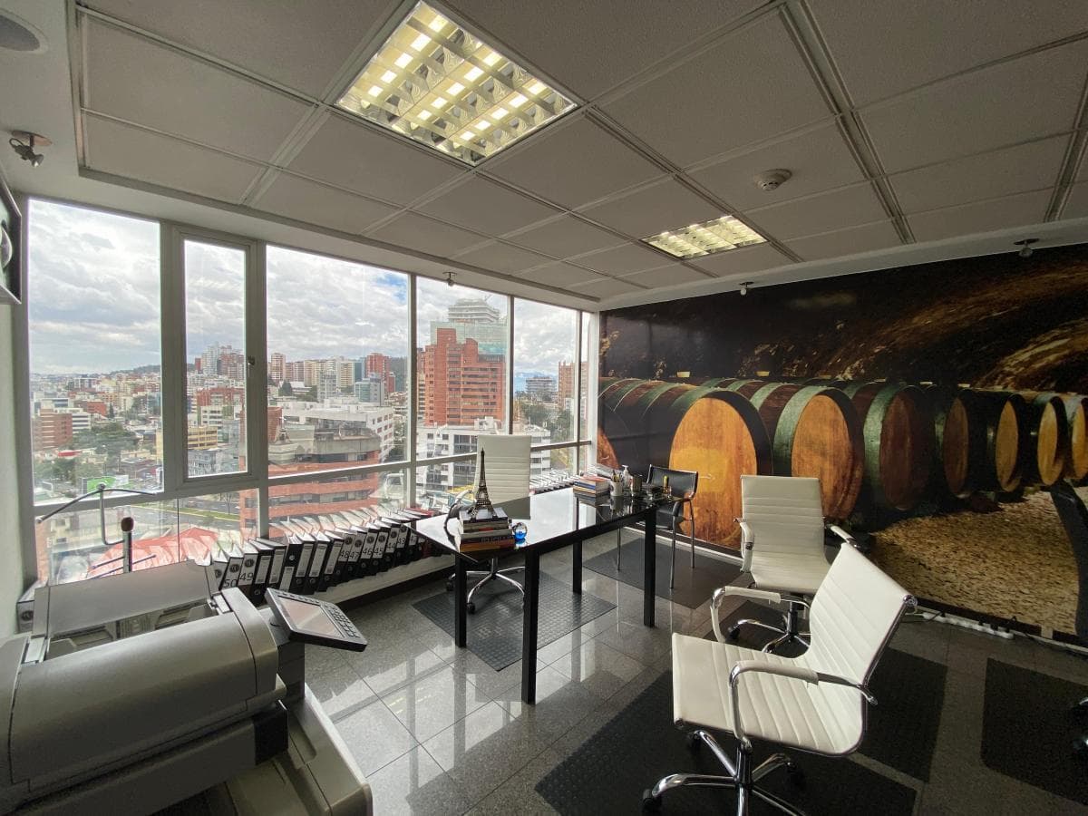 Venta de Linda Oficina Piso Alto con Hermosa Vista (Sector 12 de Octubre) — imagen 7