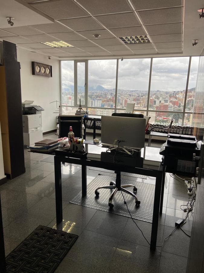 Venta de Linda Oficina Piso Alto con Hermosa Vista (Sector 12 de Octubre) — imagen 5