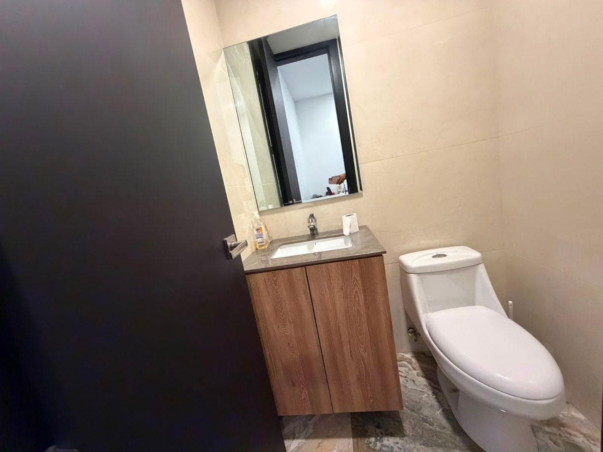 Oficina Comercial de 197 m² en Venta en El Norte de Guayaquil, Guayas — imagen 3