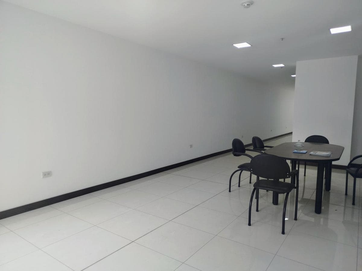 Venta Local Comercial Frente Al Centro Medico Asistanet — imagen 7