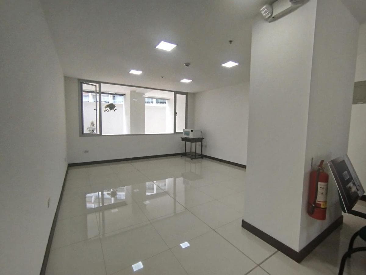 Venta Local Comercial Frente Al Centro Medico Asistanet — imagen 3