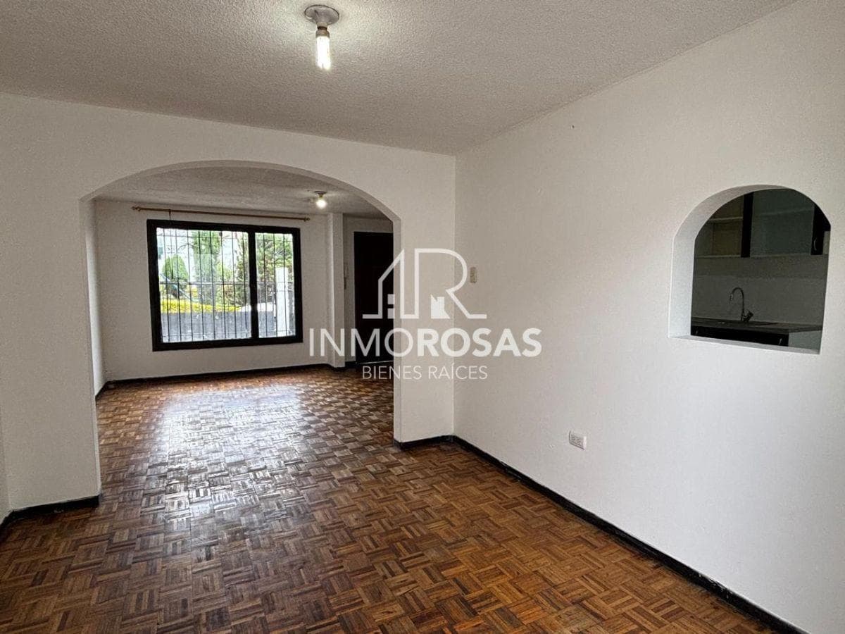 Casa $54.900 3 Dorm, 2 Parq. Sector Mi Comisariato de La Av de La Prensa Norte de Quito - Cotocollao — imagen 9