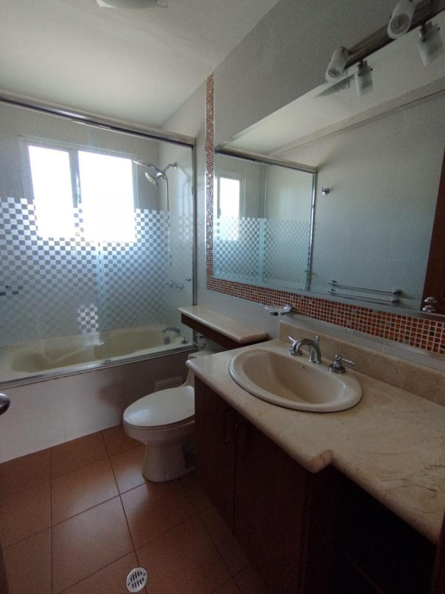 Casa Esquinera en Venta en Tumbaco – Intervalles | 180 m² de Construcción, Jardín y 3 Dorm. — imagen 9