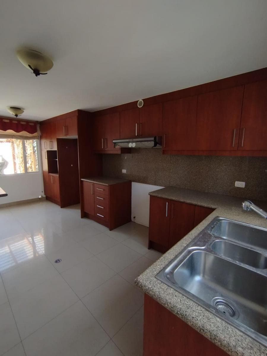Casa Esquinera en Venta en Tumbaco – Intervalles | 180 m² de Construcción, Jardín y 3 Dorm. — imagen 8