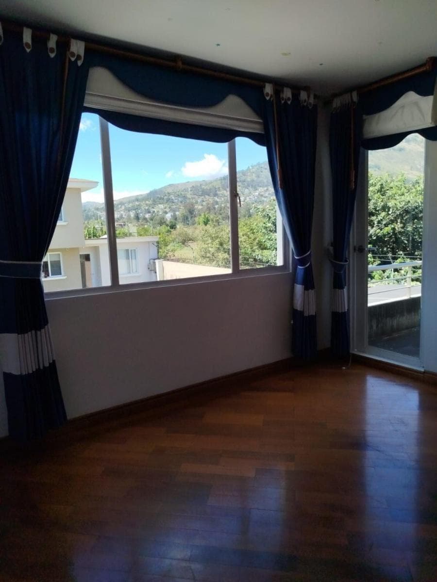 Casa Esquinera en Venta en Tumbaco – Intervalles | 180 m² de Construcción, Jardín y 3 Dorm. — imagen 7