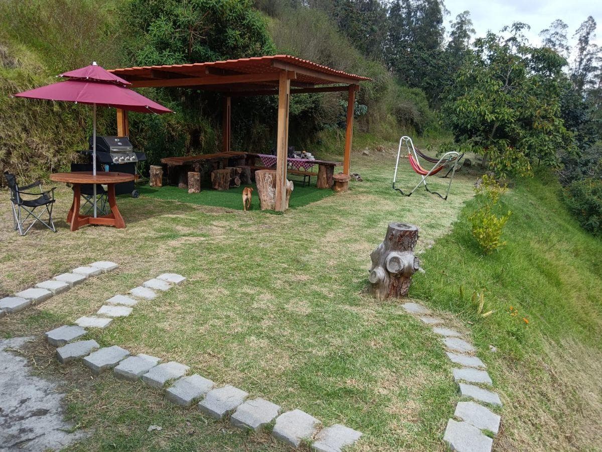 En Venta Terreno 1600 Mtrs, Casa Prefabricada 42 m, Itchimbia $120.000 — imagen 1