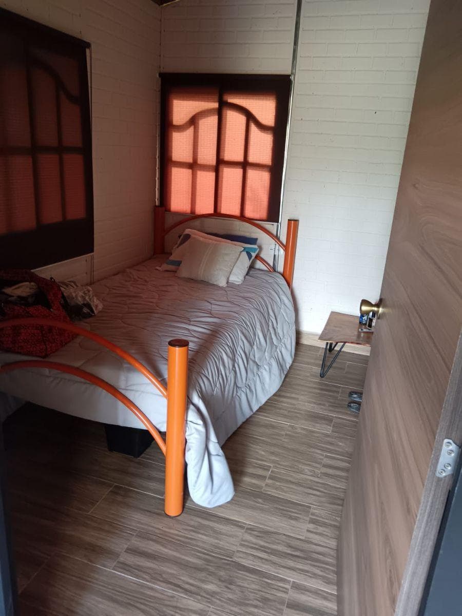 En Venta Terreno 1600 Mtrs, Casa Prefabricada 42 m, Itchimbia $120.000 — imagen 9