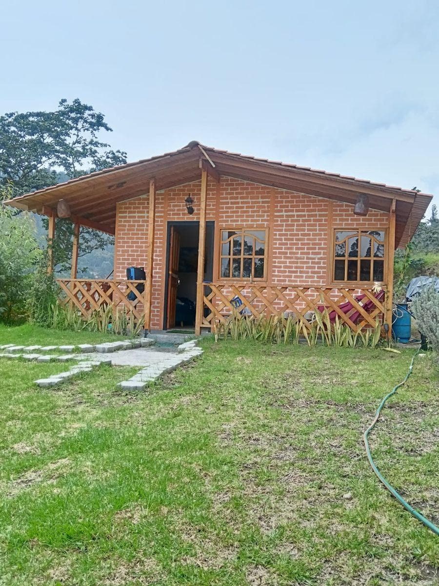 En Venta Terreno 1600 Mtrs, Casa Prefabricada 42 m, Itchimbia $120.000 — imagen 2