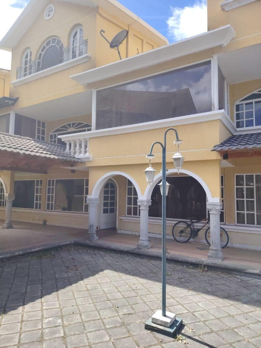 Casa de Venta en Calderón, Sector Candelaria 1 — imagen 8