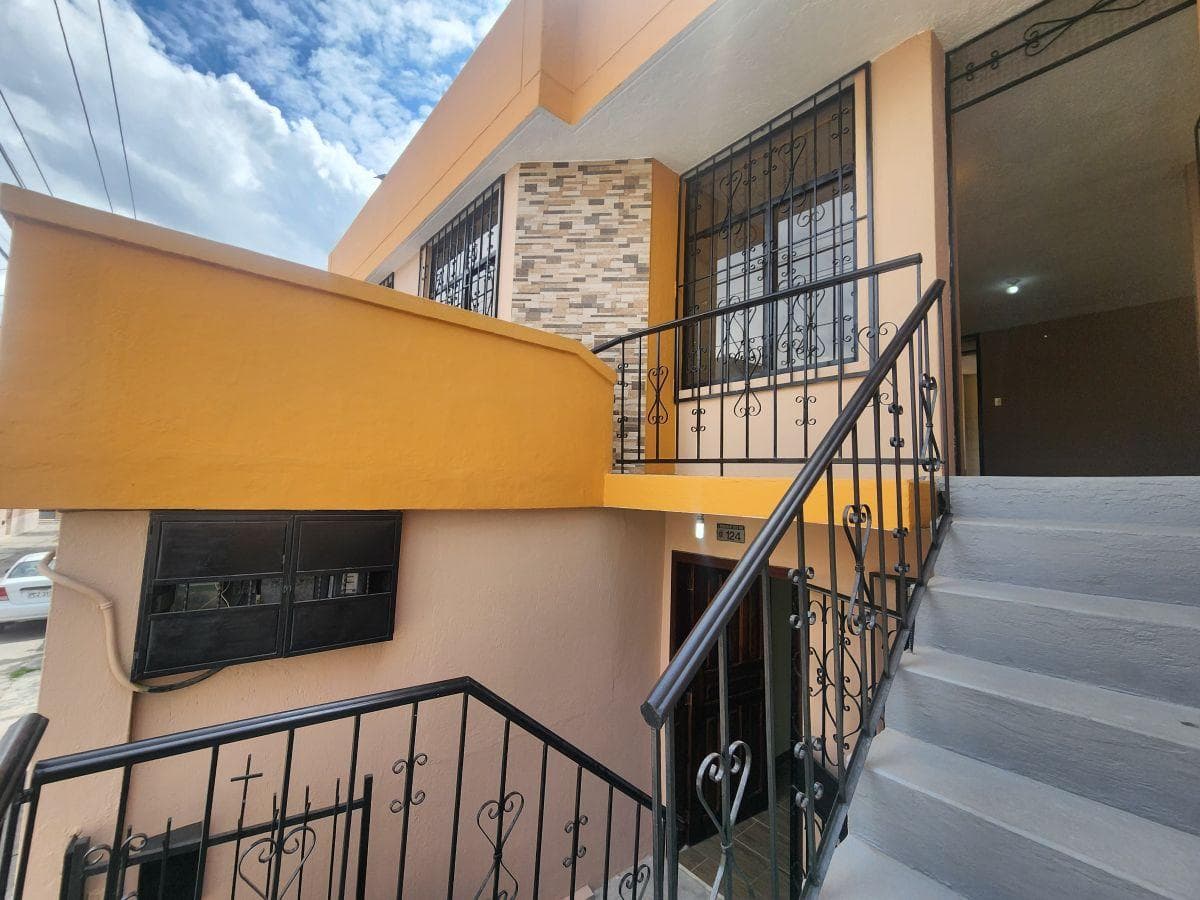 Venta Casa Carcelen con Dos Departamentos Independientes 2 Terrazas 1 Patio 144 m — imagen 1