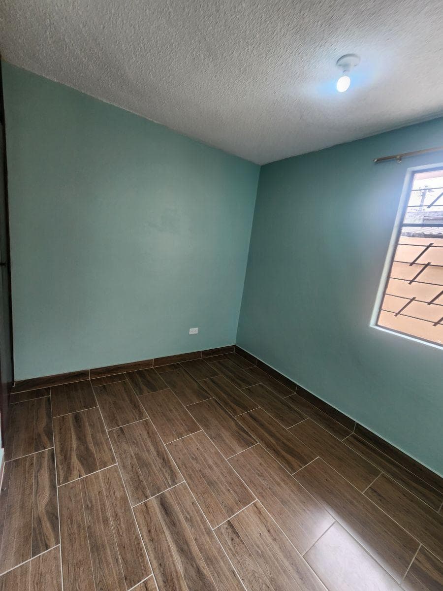 Venta Casa Carcelen con Dos Departamentos Independientes 2 Terrazas 1 Patio 144 m — imagen 4