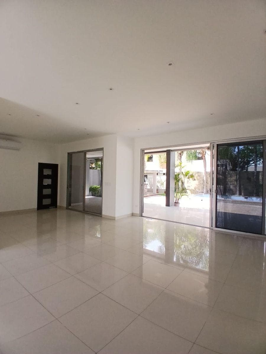 Casa en Venta con Piscina y 4 Dorm. en Km 7 Via Samborondón, Guayas — imagen 10