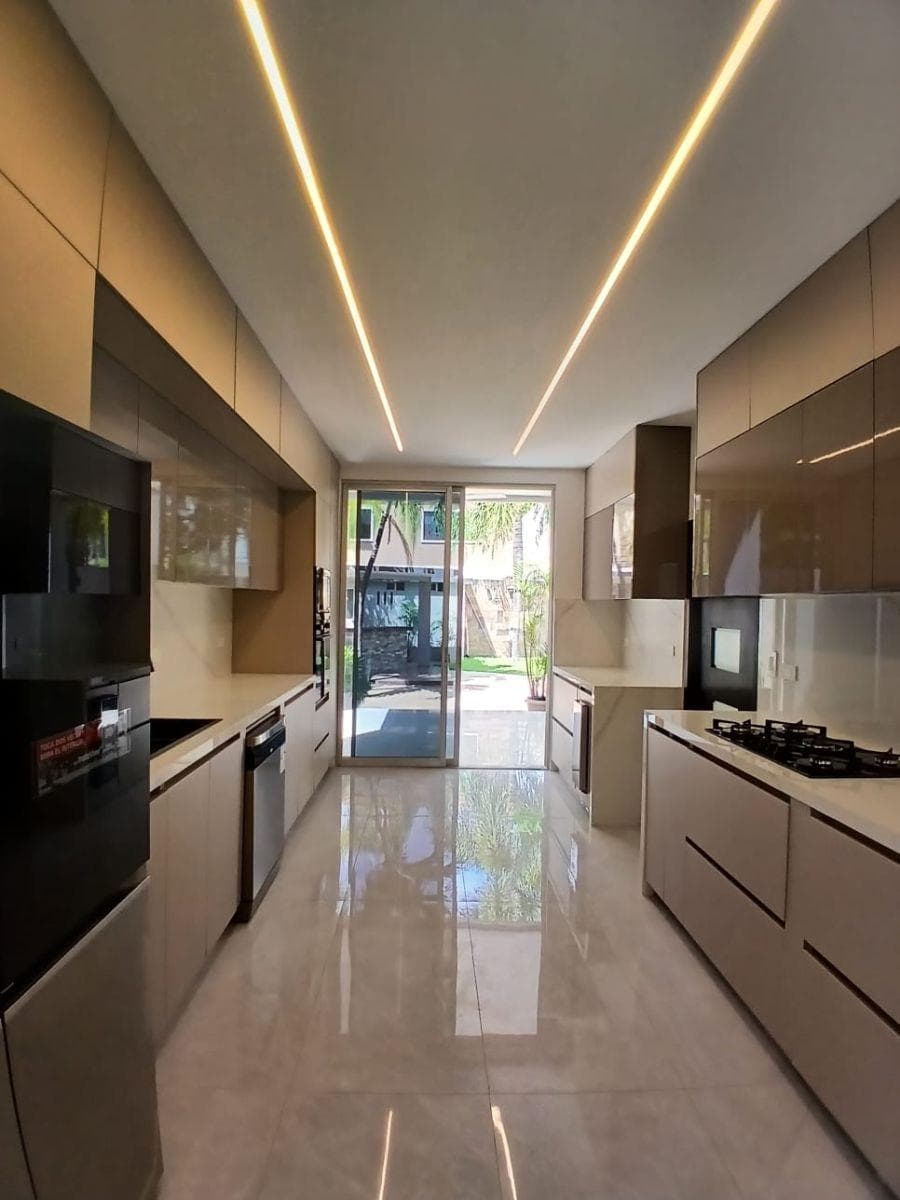 Casa en Venta con Piscina y 4 Dorm. en Km 7 Via Samborondón, Guayas — imagen 2