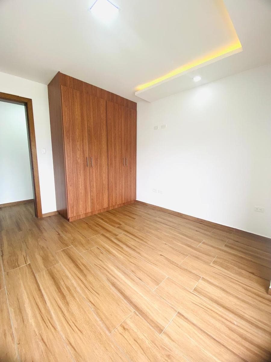 Ira Venta Departamento 123.5 m² y Terraza 60 m². 3 Dorm. Sector Tumbaco — imagen 2