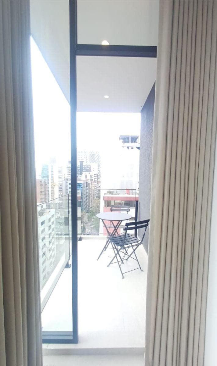 En Venta Departamento 3 Habitaciones, 2 Parking _edificio Harmony República del Salvador. Provincia de Pichincha — imagen 2