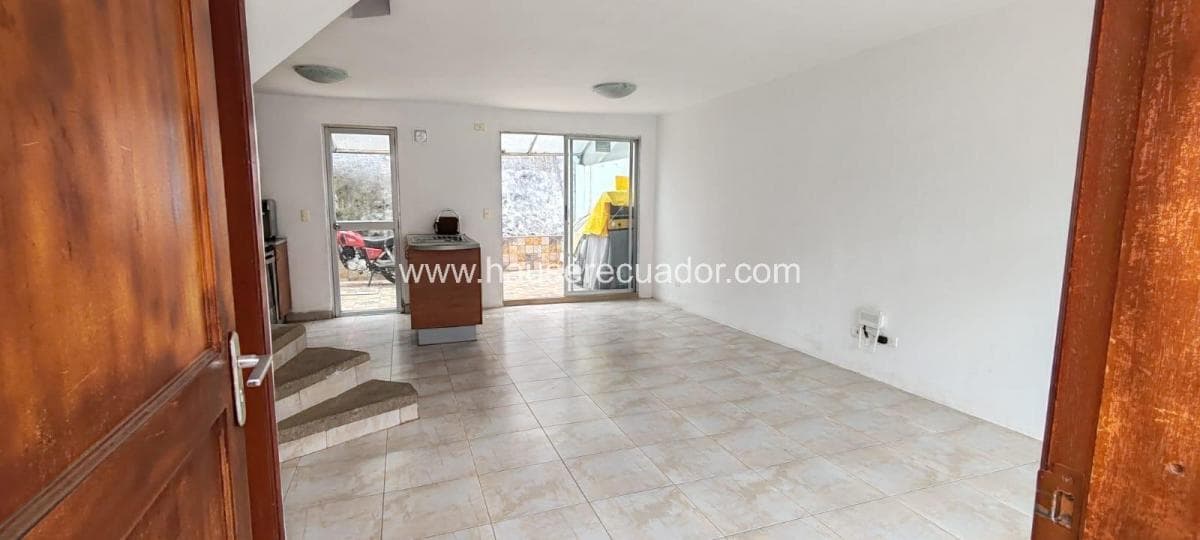 Casa en Conocoto | 3 Dorm., Jardín y Bbq Dentro de Conjunto Privado. Provincia de Pichincha — imagen 9