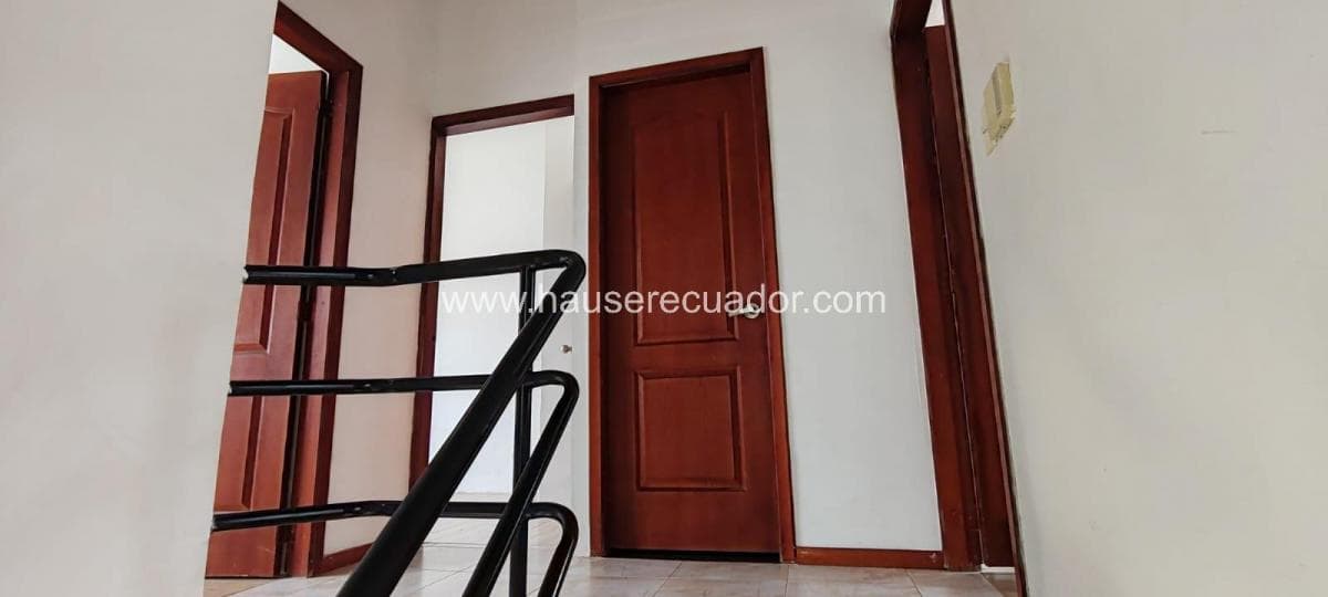 Casa en Conocoto | 3 Dorm., Jardín y Bbq Dentro de Conjunto Privado. Provincia de Pichincha — imagen 7