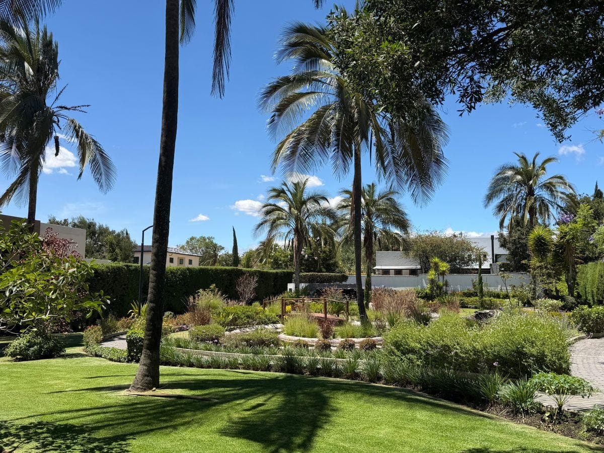 Vendo Casa en Planta Baja 680 m² de Construcción, 1.940 m² Terreno Cumbayá 5 Dorm. Formales — imagen 10