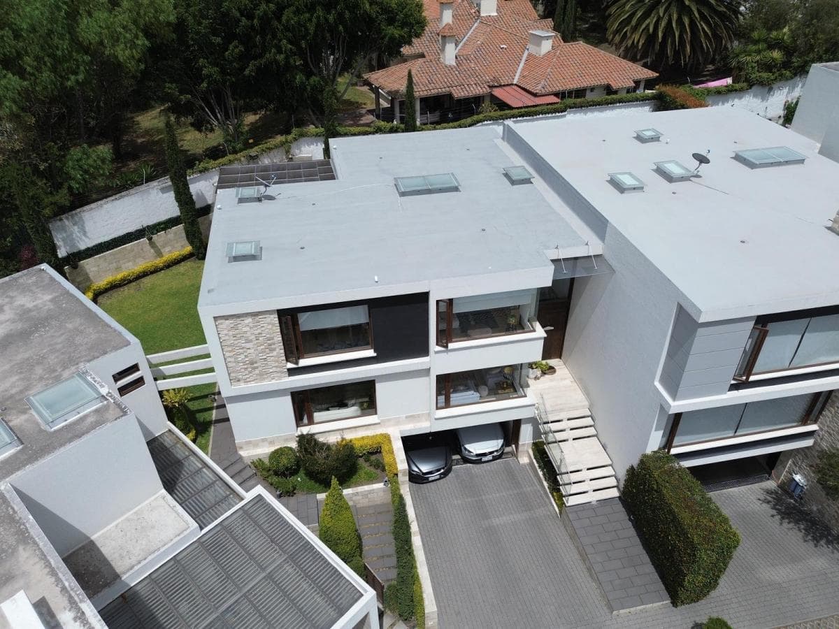 Moderna Casa de Venta Ubicada Dentro de Conjunto, Dentro de La Urbanización La Viña — imagen 10