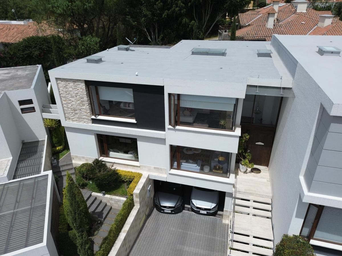 Moderna Casa de Venta Ubicada Dentro de Conjunto, Dentro de La Urbanización La Viña — imagen 9