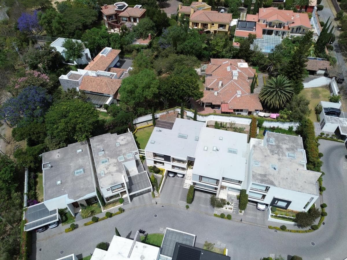 Moderna Casa de Venta Ubicada Dentro de Conjunto, Dentro de La Urbanización La Viña — imagen 7