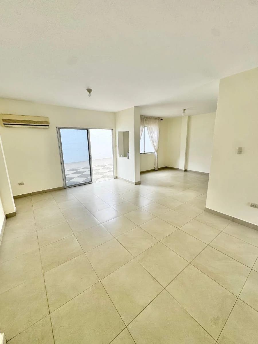 Vendo Casa en Belohorizonte de Dos Plantas, con Tres Dorm., Áreas Deportivas. Guayas — imagen 1
