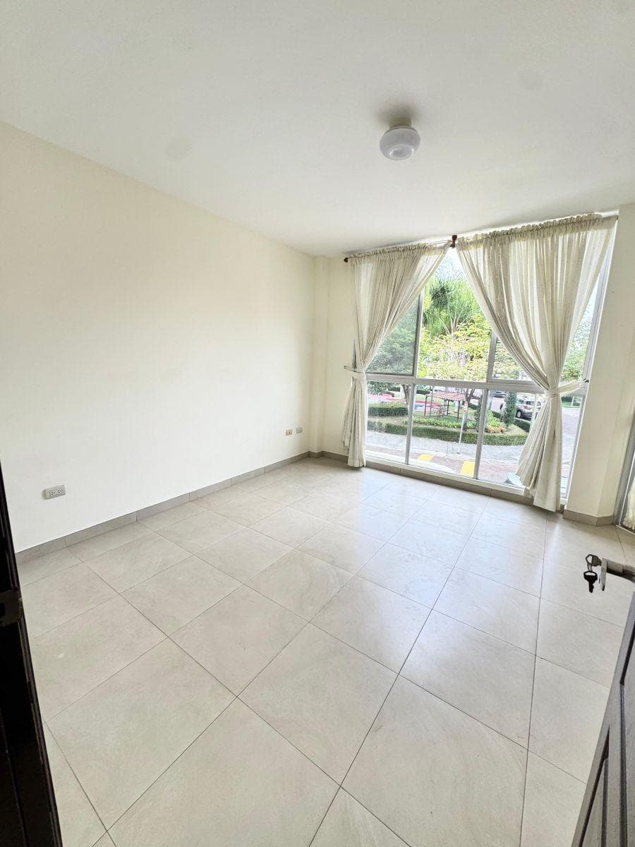 Vendo Casa en Belohorizonte de Dos Plantas, con Tres Dorm., Áreas Deportivas. Guayas — imagen 10
