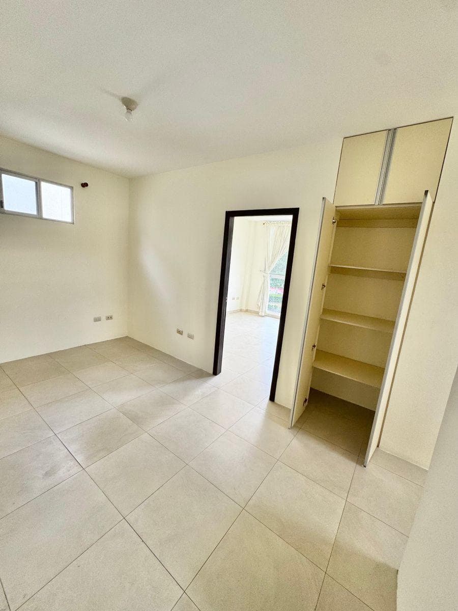 Vendo Casa en Belohorizonte de Dos Plantas, con Tres Dorm., Áreas Deportivas. Guayas — imagen 3