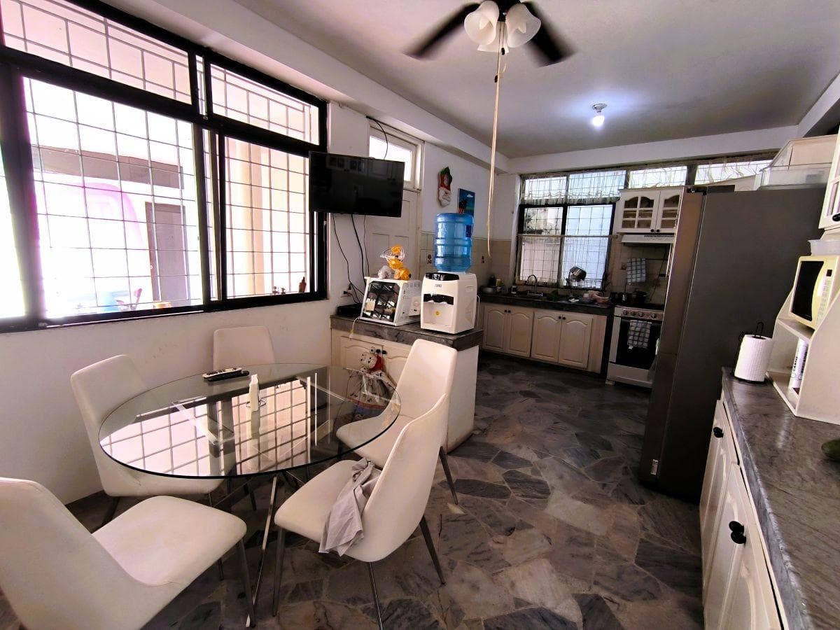 En Venta Casa en La Garzota con Habitación en Planta Baja. B. Boero, Guayas — imagen 7