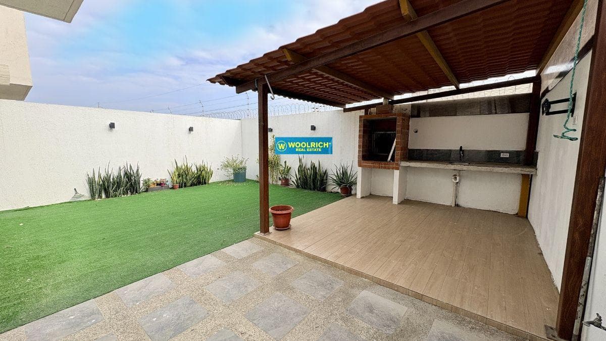 Urbanización Los Prados Vendo Casa 2 Pisos, 2 Dorm, Amplio Patio. 120 m², Guayas — imagen 1