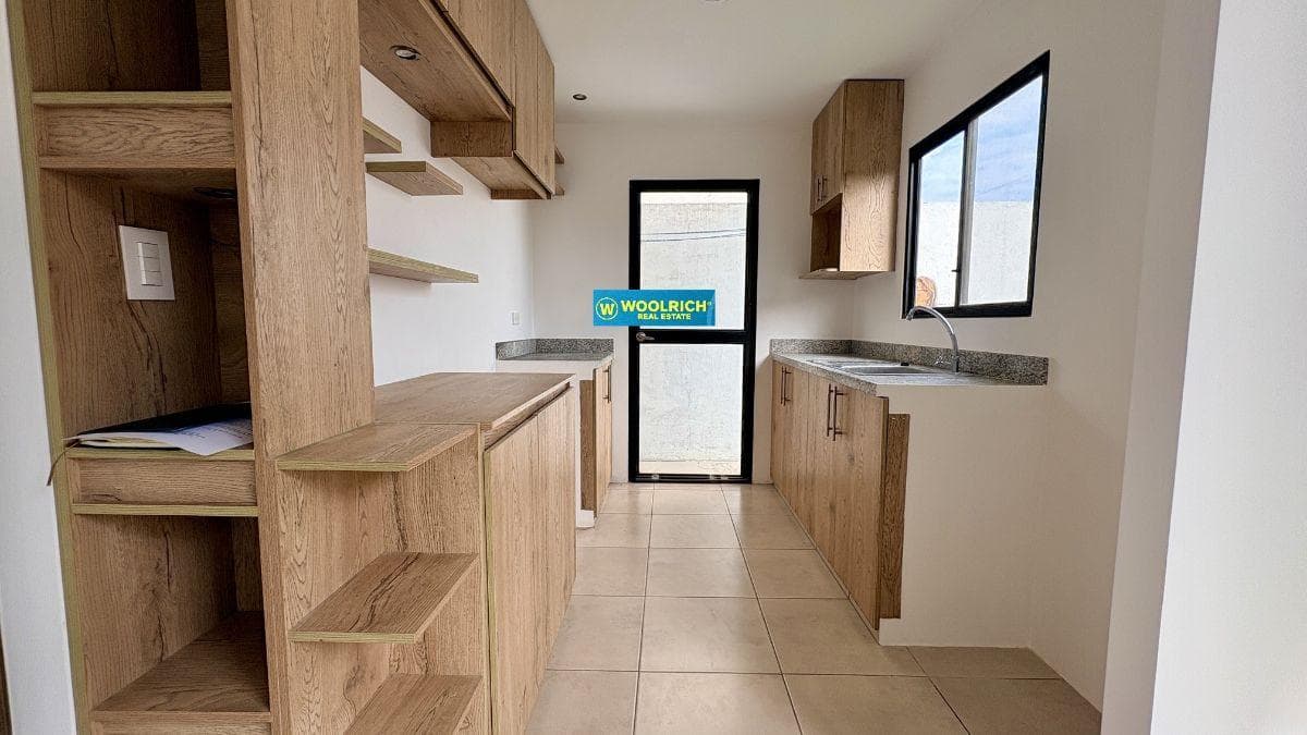 Urbanización Los Prados Vendo Casa 2 Pisos, 2 Dorm, Amplio Patio. 120 m², Guayas — imagen 2