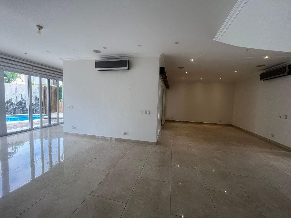 Casa en Venta en Urb. Laguna del Sol, Guayas — imagen 2