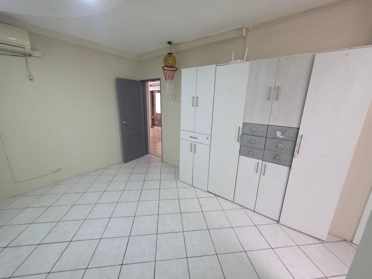 Vendo Departamento en Planta Baja, Sauces 9, Cerca de La Isidro Ayora, Guayas — imagen 2