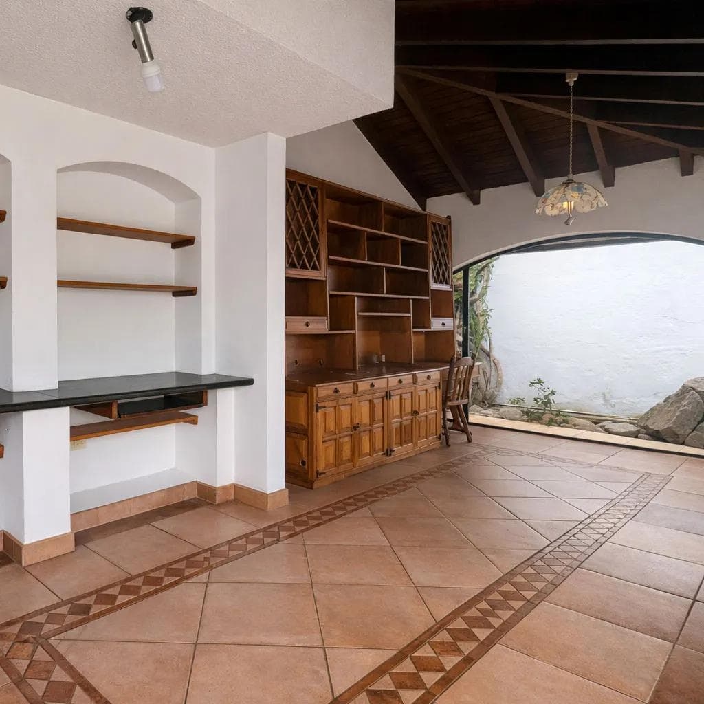 Vendo Casa Sector Cumbaya 1400 de Terreno 500 Construcción 650.000 Dólares — imagen 4