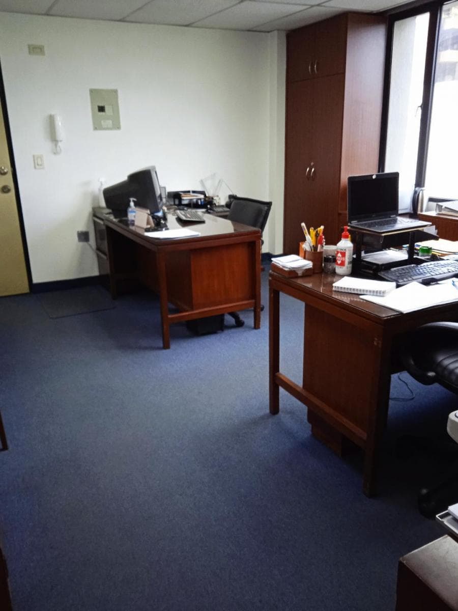 Bonitas y Funcionales Oficinas Ubicadas en La Carolina. Provincia de Pichincha — imagen 2
