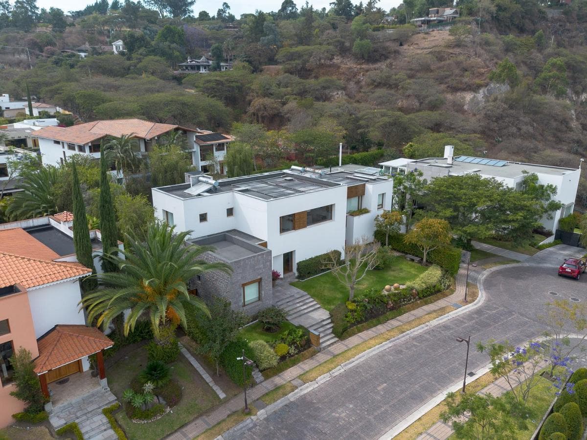 Casa de Venta Dentro de Urbanización Exclusiva Sector La Viña. Seguridad. Hermosa Casa — imagen 7
