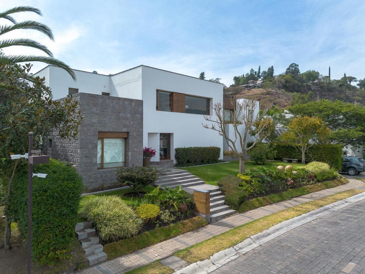 Casa de Venta Dentro de Urbanización Exclusiva Sector La Viña. Seguridad. Hermosa Casa — imagen 6