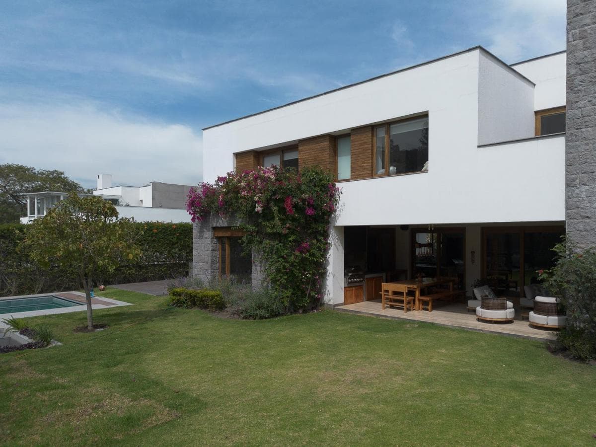 Casa de Venta Dentro de Urbanización Exclusiva Sector La Viña. Seguridad. Hermosa Casa — imagen 4