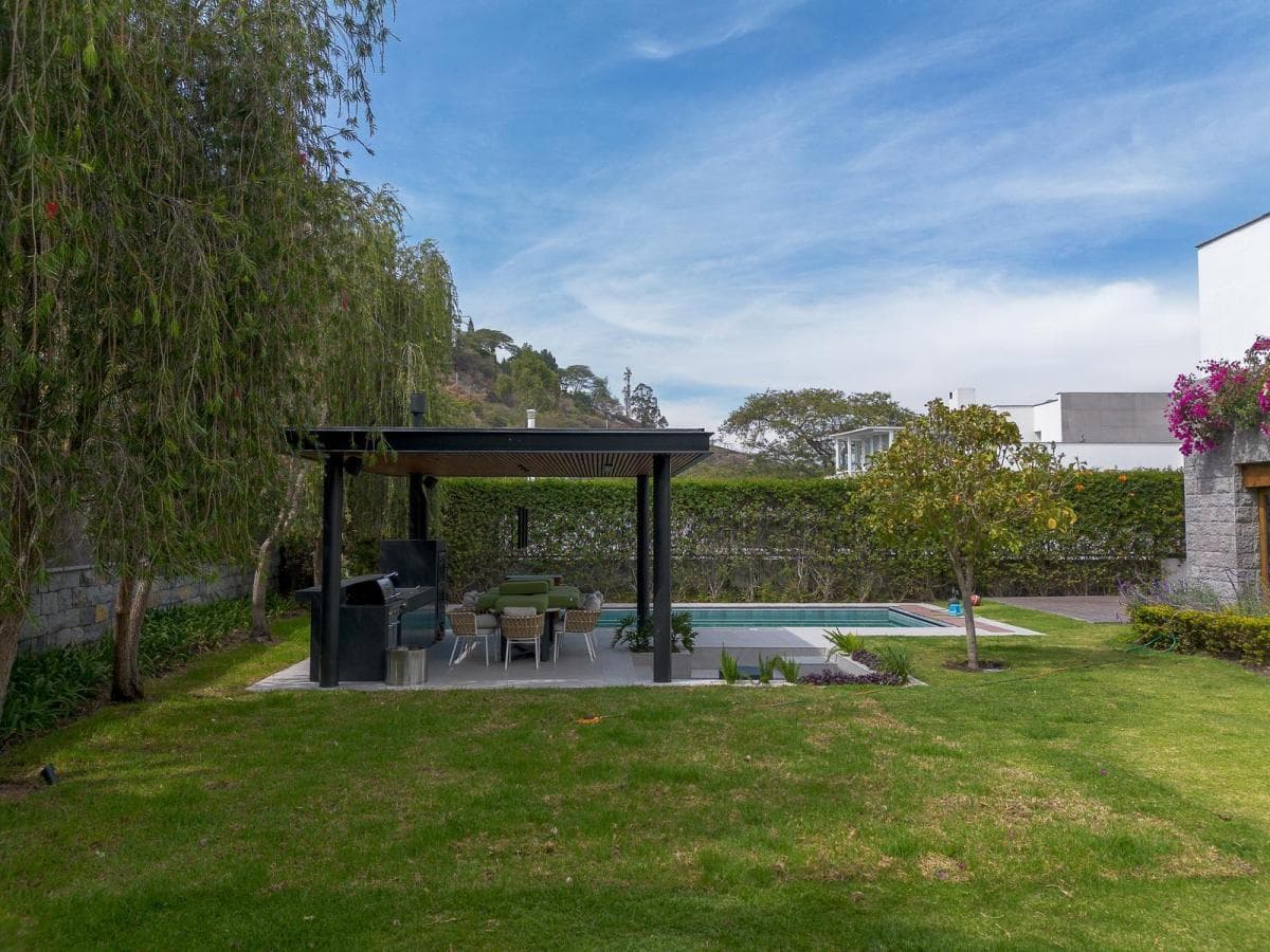 Casa de Venta Dentro de Urbanización Exclusiva Sector La Viña. Seguridad. Hermosa Casa — imagen 3