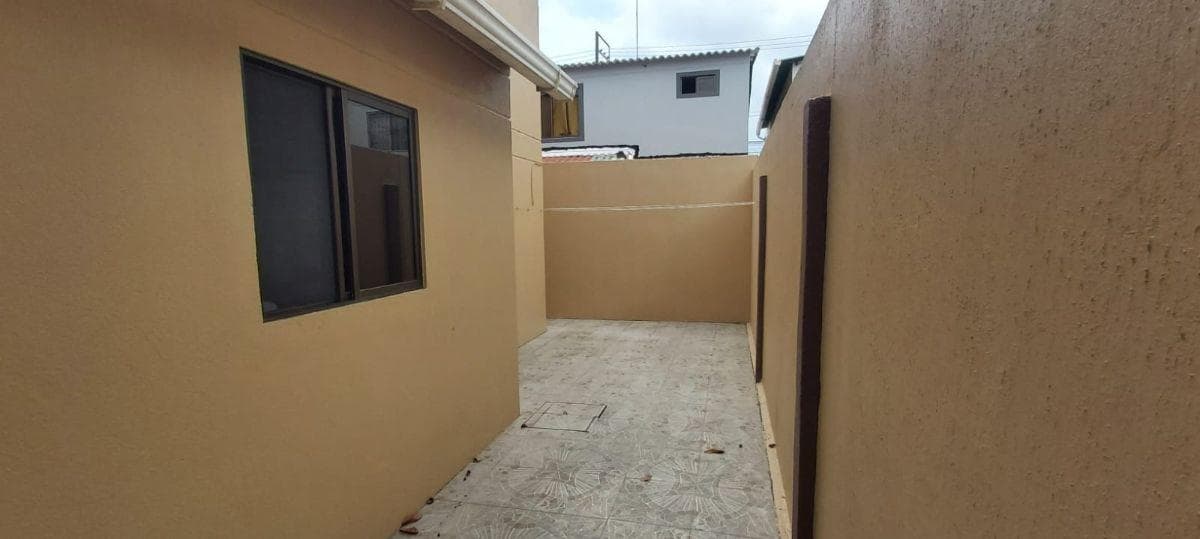 Tu Próxima Casa en La Joya Te Está Esperando | 3 Dorm., Cada Uno con Baño, Guayas — imagen 6