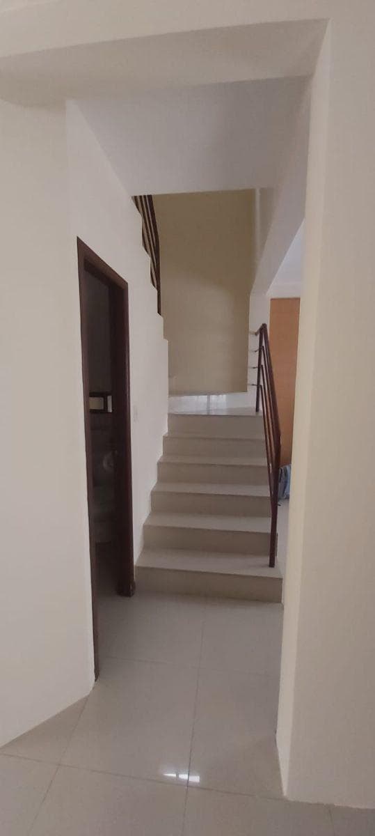 Tu Próxima Casa en La Joya Te Está Esperando | 3 Dorm., Cada Uno con Baño, Guayas — imagen 4