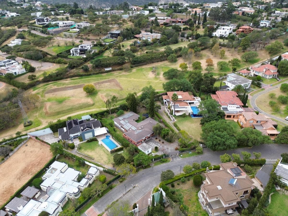 Casa de Venta Ubicada Dentro de Urbanización Exclusiva y Segura en El Sector de Pillagua — imagen 7