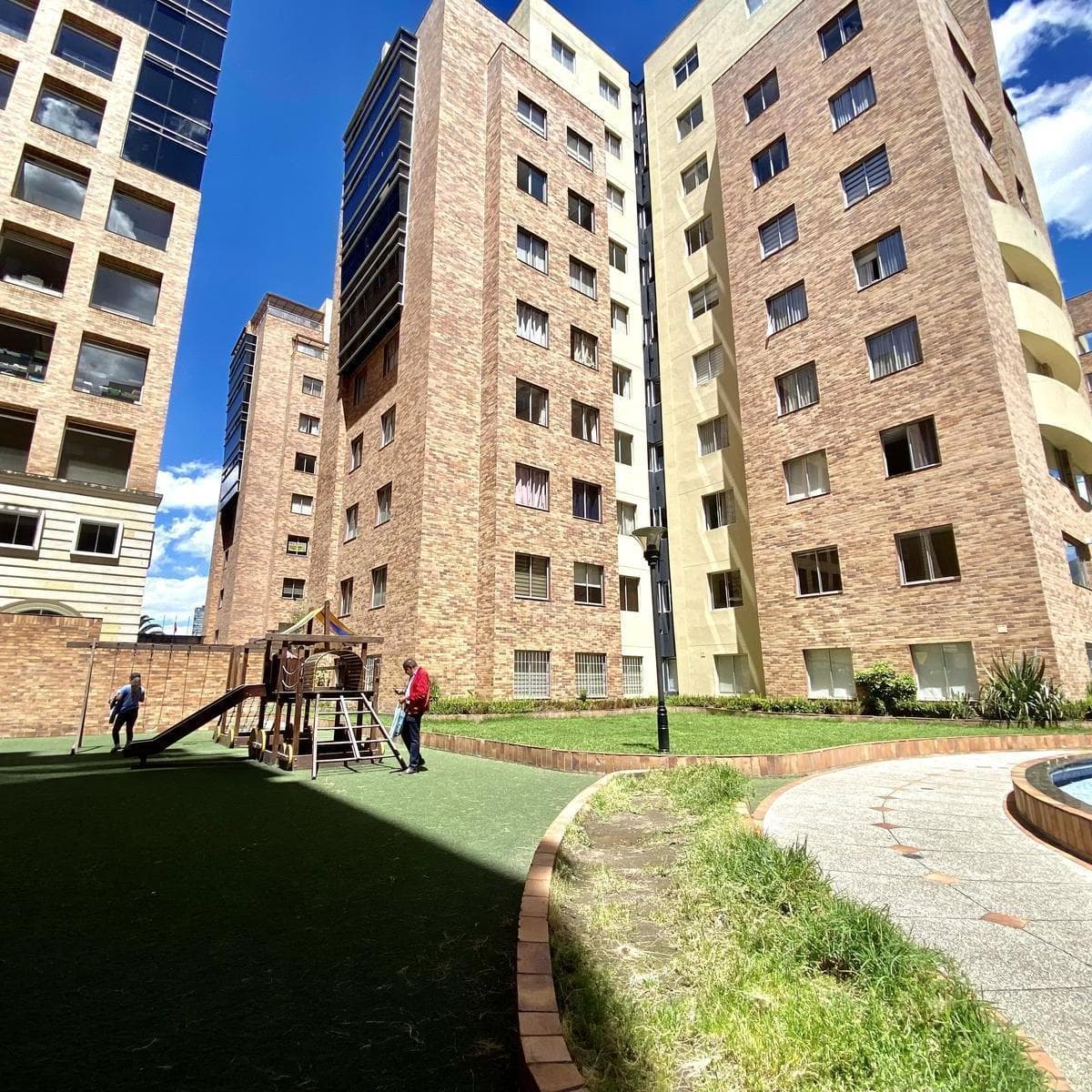 Departamento en Venta Av Granados y 6 de Diciembre Septimo Piso — imagen 1