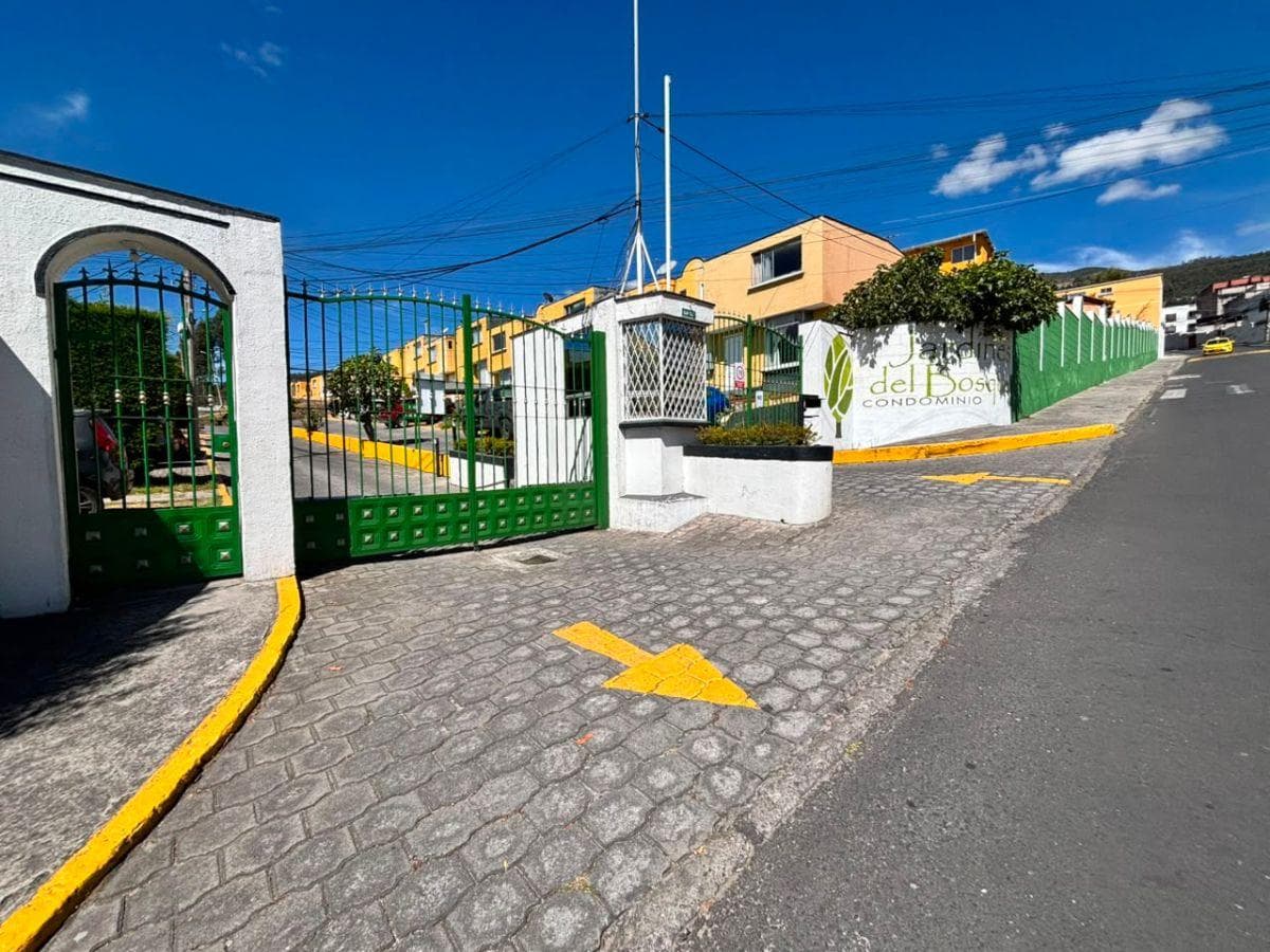 Venta Casa Jardines del Bosque Av Occidental — imagen 1