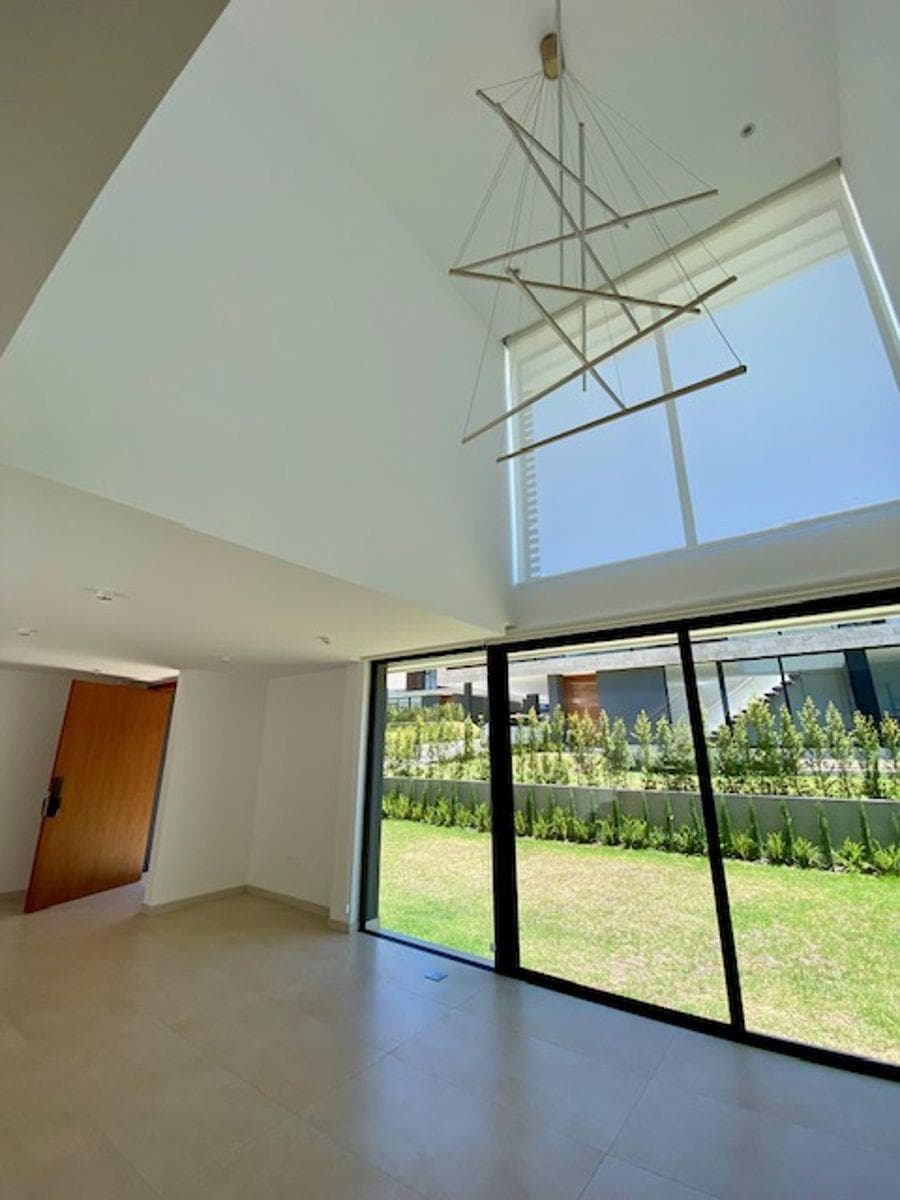 Con Generador Moderna Casa con Doble Seguridad Ruta Viva — imagen 1