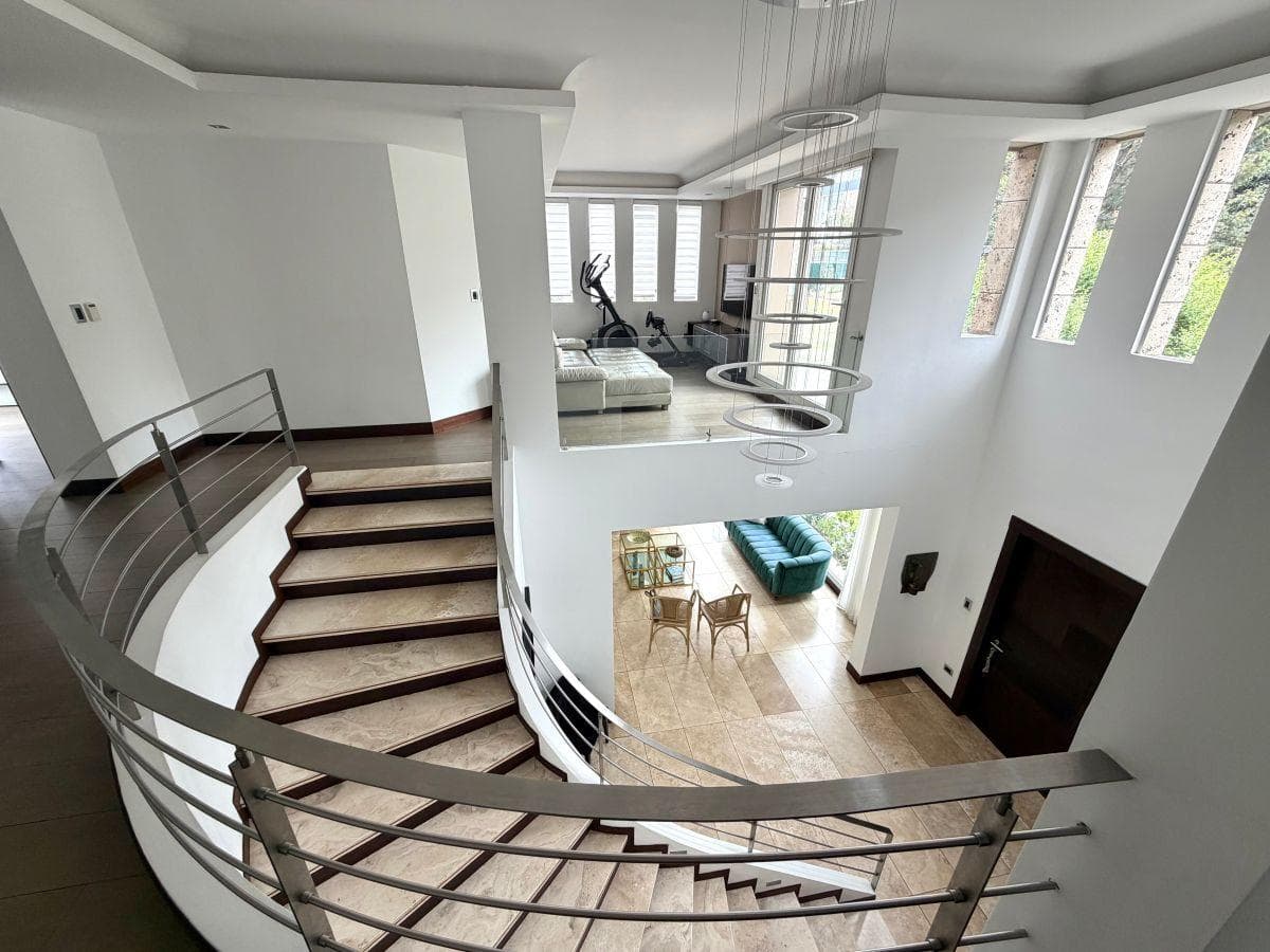 Vendo Fabulosa Casa Moderna 700 m² Construcción, Vistas, Jardines, Pérgolas — imagen 2